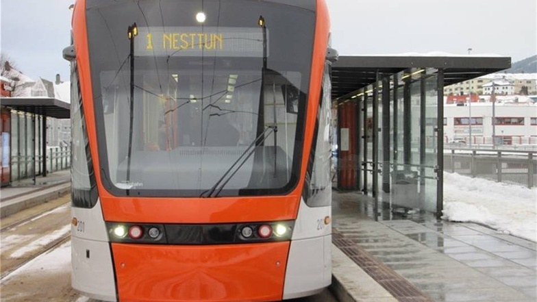 Stadler aus der Schweiz baut eine Straßenbahn mit einem knuffigen Gesicht, die unter anderem im dänischen Aarhus eingesetzt wird. Für diesen Zug hat das Unternehmen einen Designpreis bekommen.