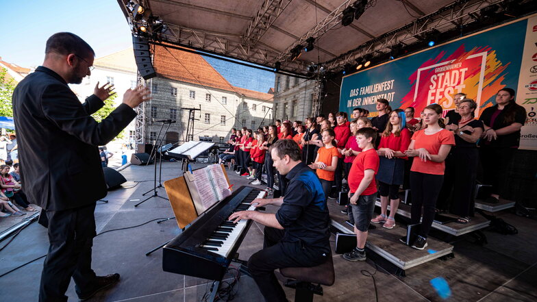 Der Jugendchor beim Großenhainer Stadtfest.