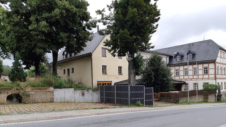 Wann öffnet das ehemalige Hotel Erbgericht in Hinterhermsdorf wieder?