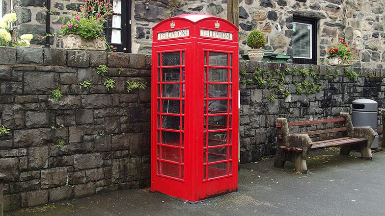 Diese Telefonzelle in Wales erfüllt sogar noch ihren ursprüngliches Zweck.