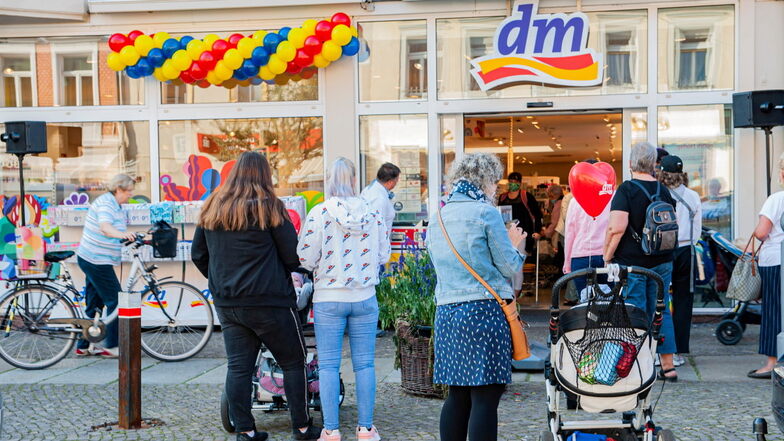 Im September 2020 eröffnete der Drogeriemarkt auf dem Großenhainer Frauenmarkt nach der Modernisierung wieder.
