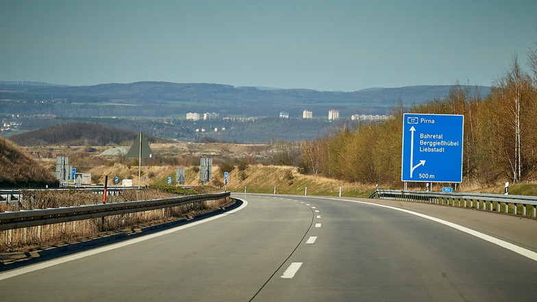 Die Auffahrt zur A17 Anschlussstelle Pirna ist gesperrt. Über die Anschlussstelle Bahretal erfolgt die Umleitung.