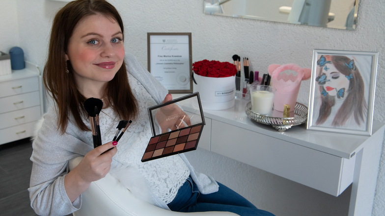 Marina Kowalow in ihrem neuen Kosmetikstudio am Hauptmarkt 3. Die junge Frau ist gerade erst gestartet.