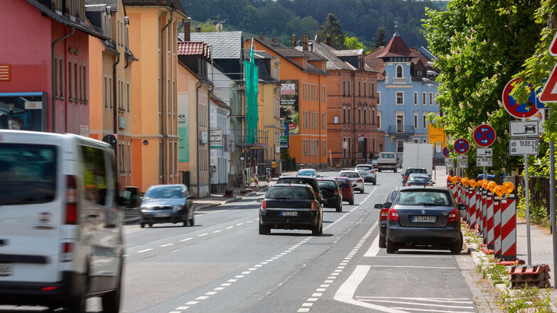 Auf der Dresdner Straße zwischen der Brücke Papierfabrik und dem Turnergässchen sollen Grüninseln entstehen.