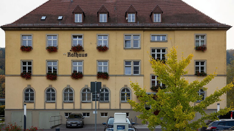 Rathaus von Bad Schandau. Im kommenden Jahr steht der Bürgermeister zur Wahl.