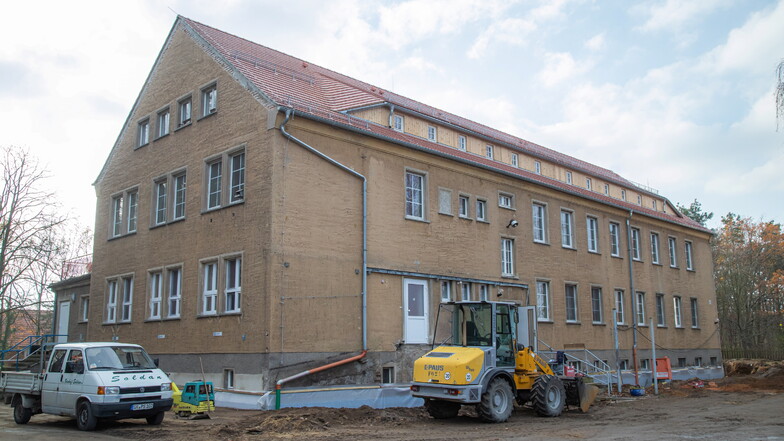 Die Arbeiten zur Sanierung des ehemaligen Landambulatoriums "Maria Grollmuß" in Dauban haben begonnen.