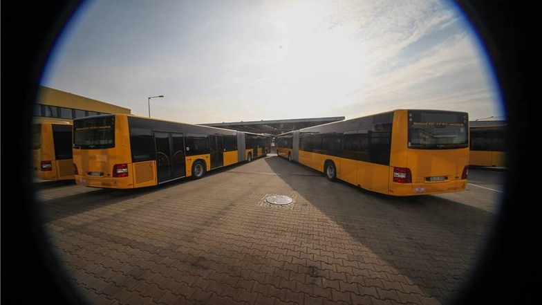 Wegen ihrer höheren Kapazität fahren sie dann überwiegend auf den Buslinien 61 und 62. Auf der Linie 61 mit rund 35.000 Fahrgästen pro Werktag sollen die Busse vor und nach Vorlesungen der Studenten Entlastung bringen.