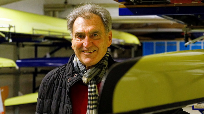 Rudern ist sein Leben – auch mit 80 Jahren noch: Dieter Grahn im Bootshaus in Dresden bei seinen Lieblingssportgeräten.