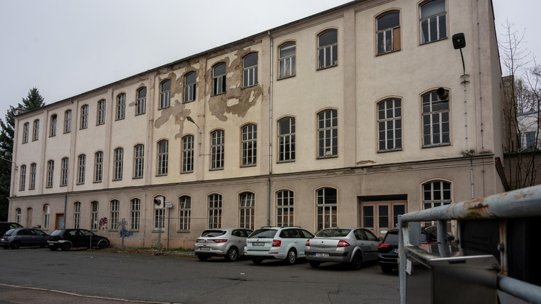 Das alte Fabrikgebäude an der Waldheimer Straße ist seit Jahren im Dornröschenschlaf. Jetzt wird es wachgeküsst.