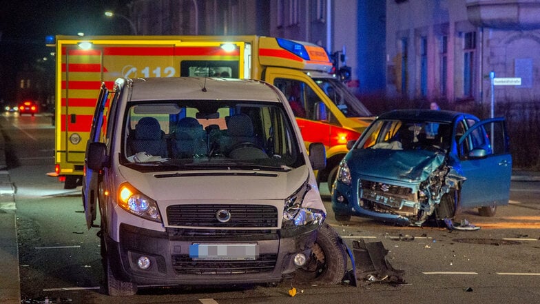 Vier Verletzte bei Unfall auf Schrammstraße in Zittau