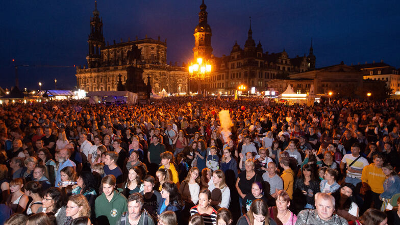 Schwer vorstellbar, dass im Oktober 2020 tausende Menschen im Stadtzentrum miteinander feiern?Dresdner Stadtfest 2019.