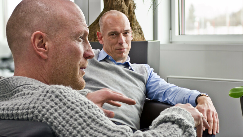 Matthias Sammer (l.) mit seinem wissenschaftlichen Mitarbeiter: DHfK-Absolvent Karsten Schumann.