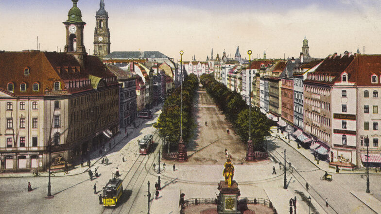 Die Hauptstraße um 1920. Die sich allmählich verjüngende Straße, ein Kunstgriff der Bauleute, ließ die Allee endlos erscheinen. 