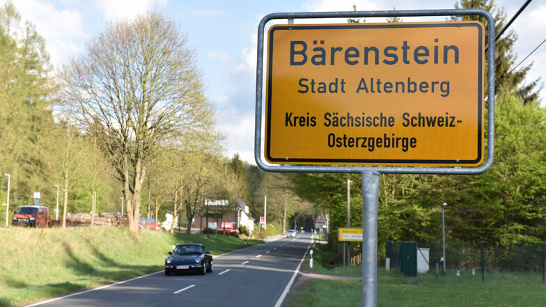 Bisher stand hier auf der Müglitztalstraße durch Bärenstein nur ein Schild mit Tempolimit 70. Jetzt gilt hier Tempo 50 mit den neuen Ortsschildern.