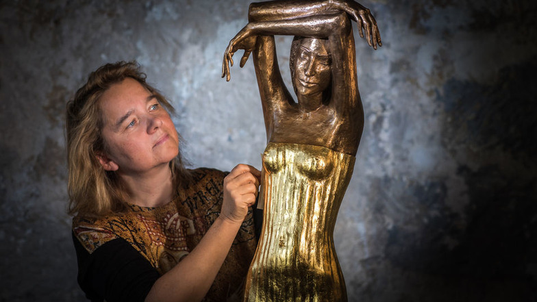 „Die Träumende“, eine vergoldete Bronzestatue von Malgorzata Chodakowska, ist der Preis für die oder den Unternehmer des Jahres.