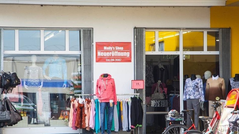 Textilgeschäft am Netto eröffnet  Neben dem Discounter „Netto“ in der Löbauer Straße hat das Geschäft „Maily´s Shop“ im September neu eröffnet. Inhaber The Minh Le betreibt bereits einen Laden in Löbau und bietet in beiden Geschäften vor allem preiswerte Textilien für Damen und Herren, Mode und Taschen an.