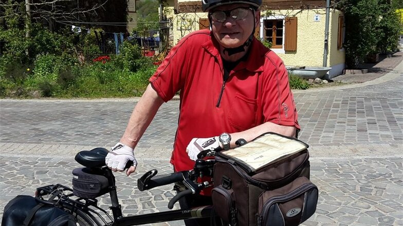 Am Sonnabend legte der 69-jährige Chemnitzer Helmut Teßmer rund 80 Kilometer im Muldental mit dem Rad zurück. Dabei besuchte er unter anderem auch das Kloster Buch.