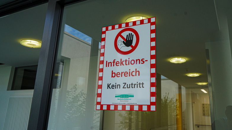 Sachsens Sozialministerium hat am Dienstag 2.035 neue Corona-Infektionen gemeldet.