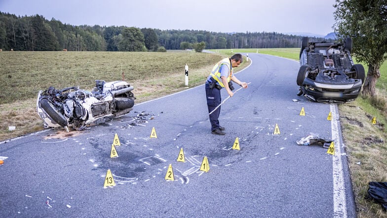 Der Unfalldienst der Polizei hat die Ermittlungen aufgenommen.