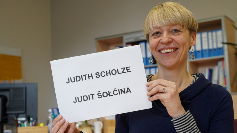 Bislang heißt die Geschäftsführerin der Domowina offiziell Judith Scholze. Zukünftig dürfte sie auch ihren sorbischen Nachnamen tragen - und zwar in der weiblichen Form.