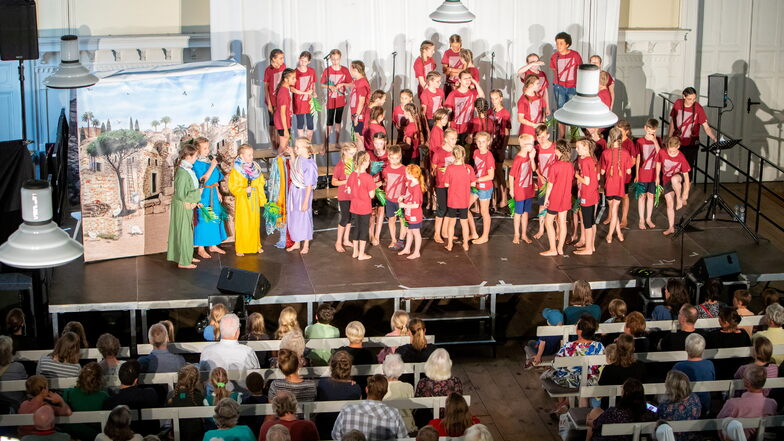 400 Zuschauer erleben Kindermusical in Nieskyer Kirche