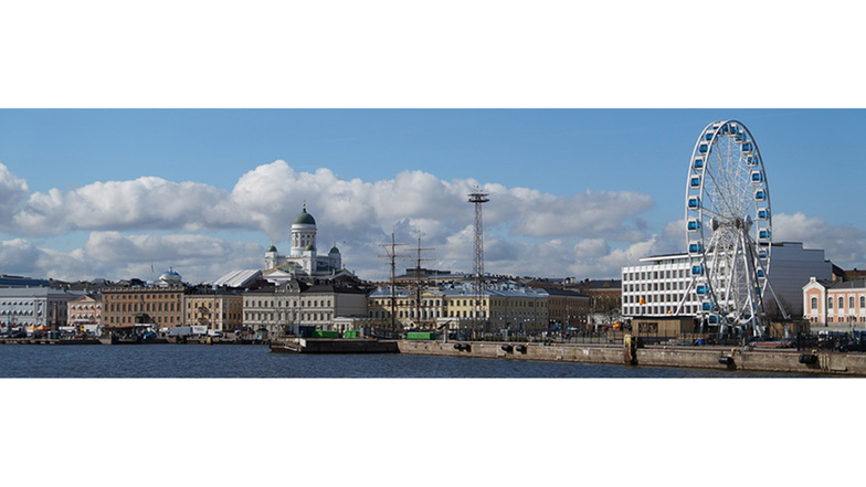 Mit dem Riesenrad im Hafen von Helsinki einen beeindruckenden Panoramablick genießen: Das ist während der 9-Tage-Reise möglich. 