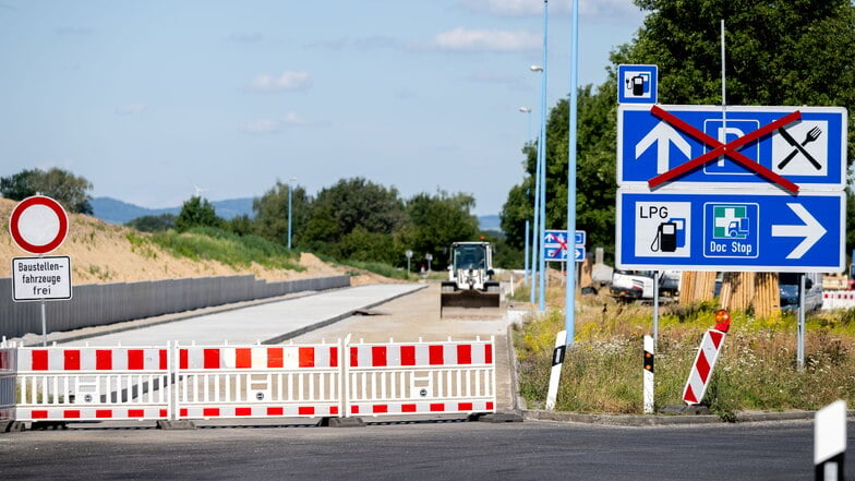 Aktuell wird an der Raststätte gebaut.