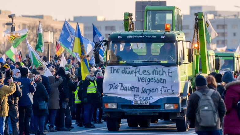 Der Verein "Land schafft Verbindung" hat die Bauern-Demonstration in Dresden am Montag organisiert.