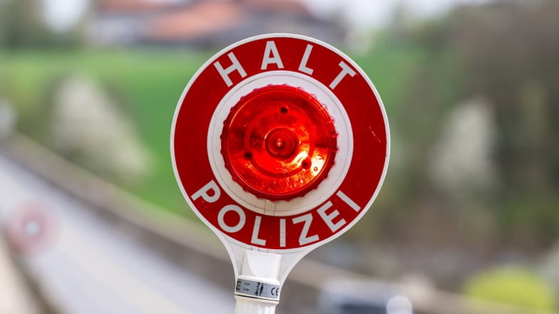 Ein Motorradfahrer flüchtete vor der Polizei und wurde nach einem Sturz in Neugersdorf gestellt. (Symbolfoto)