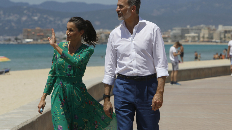Das Königspaar hat sich am Donnerstag auf der Urlaubsinsel Mallorca über die Lage des Tourismus informiert.