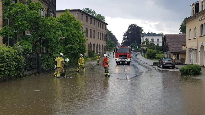 In Neugersdorf war erneut die Hauptstraße überschwemmt.