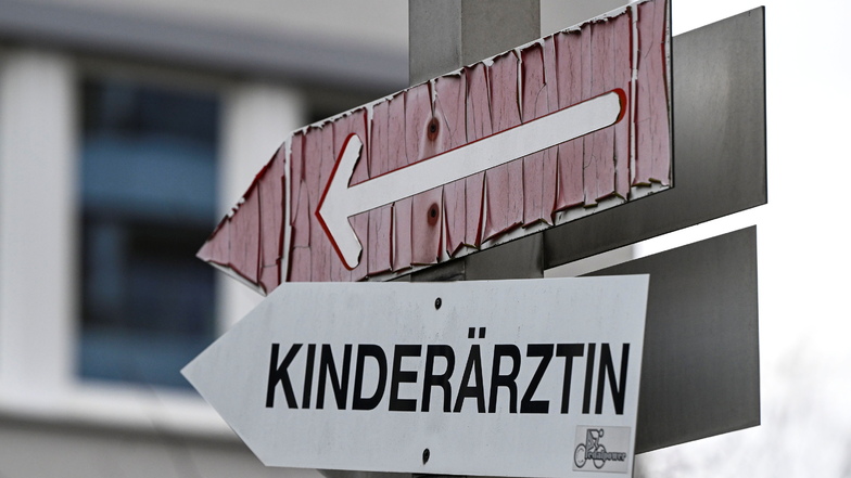 Dieses Schild suchen Familien in Ottendorf-Okrilla vergebens. Warum das so ist.