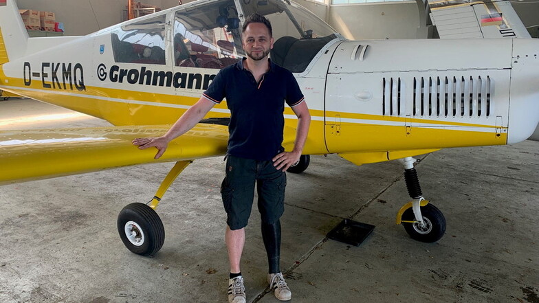 Alexander d'Avignon - der Radebeuler Arzt ist Besitzer der historischen Fliegerhalle auf dem Großenhainer Flugplatz. Er baut die neue Sammlung alter Flugzeuge auf.