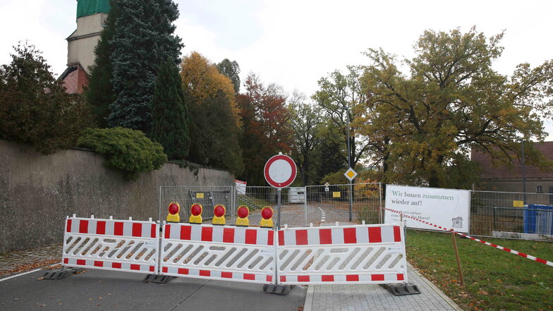 Die Lichtenberger Straße in Großröhrsdorf wird ab Montag in Höhe der Kirchruine für 14 Tage voll gesperrt.