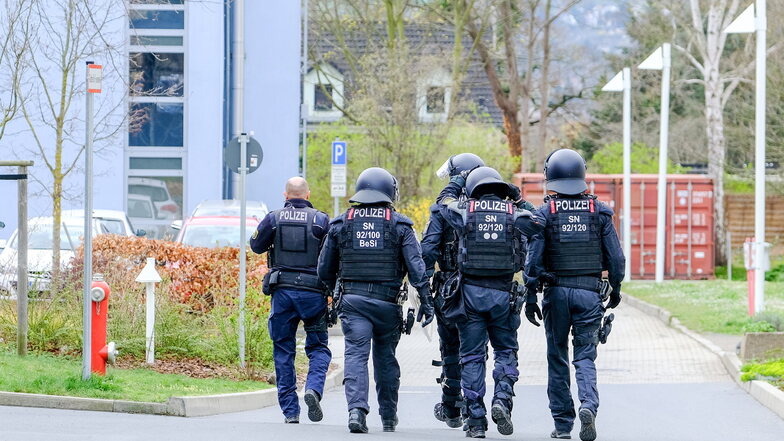 Im Elblandklinikum in Radebeul gab es am Montagmittag einen Polizeieinsatz.