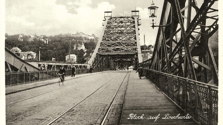 Bis 1935 sah die Brücke so aus. Die Fußwege verliefen direkt neben der Straße.