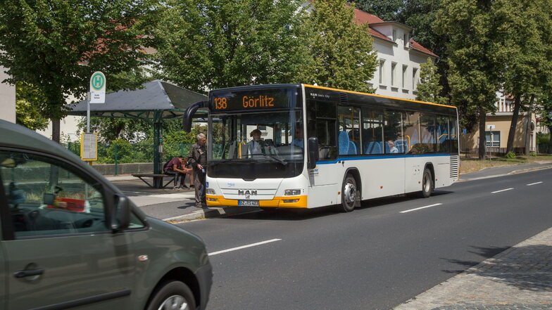 Die Buslinie 138 zwischen Niesky und Görlitz ist von den Fahrtstreichungen im November und Dezember ebenfalls betroffen.