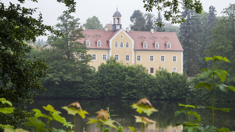 Die TU Dresden will mit einem Konferenz- und tagungszentrum ins Jagdschloß Grillenburg einziehen.