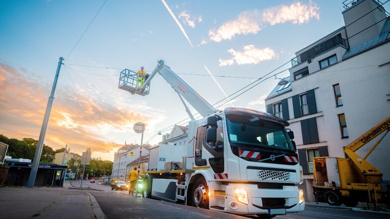 Die neueste Innovation von Palfinger aus Löbau: Eine rein elektrisch betriebene Arbeitsbühne, verlastet auf einem rein elektrisch betriebenen Lkw.