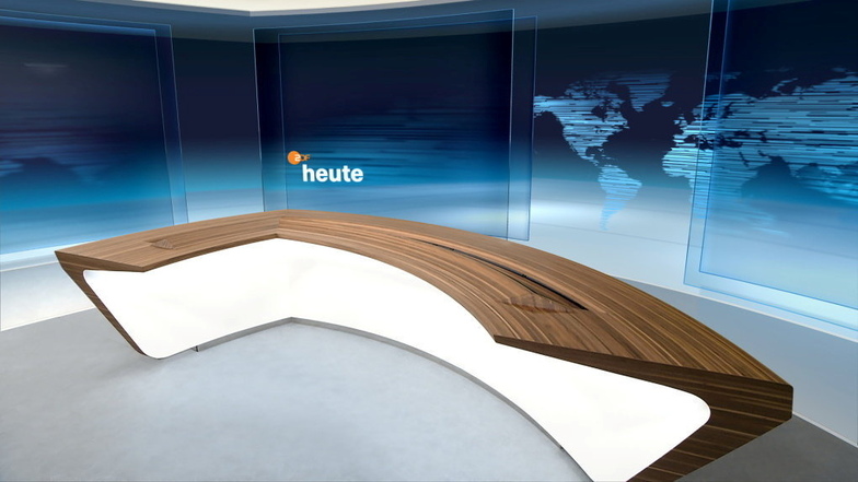 Innovation mit Licht: Der Moderatorentisch der ZDF-Heute-Nachrichten wurde von der Firma Seiwo gefertigt. Der Betrieb in Drebach im Erzgebirge bekam Technologieförderung und hat ein selbststeuerndes Lichtsystem entwickelt.
