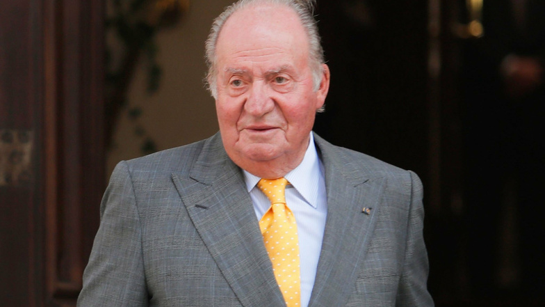 Spaniens Altkönig Juan Carlos hatte sein Land Anfang August heimlich verlassen. Hintergrund sollen Ermittlung in einer Finanzaffäre um mutmaßliche Schmiergeldzahlungen beim Bau einer Bahnstrecke in Saudi-Arabien sein.