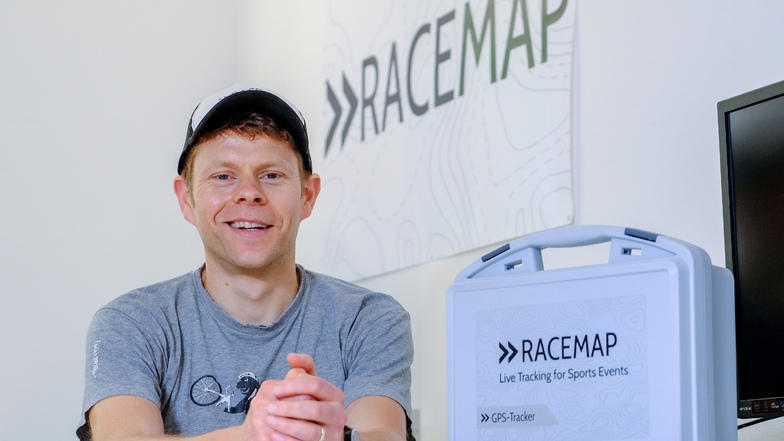 Konrad Treppe von der Racemap GmbH in seinem Büro in Dresden.
