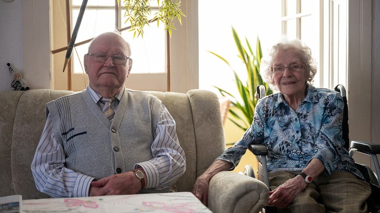 Joachim und Johanna Teuscher sind seit fast 74 Jahren verheiratet. Er ist 100, sie bald 95 Jahre alt.