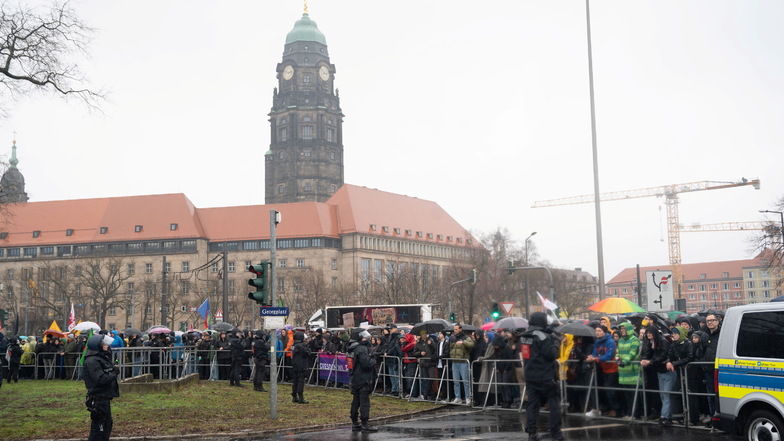Können Neonazi-Aufmärsche in Dresden eingedampft werden?