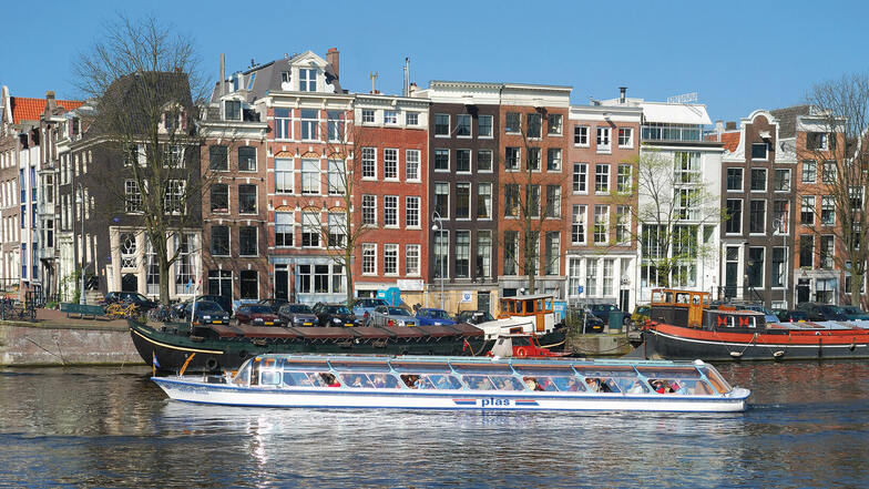 Amsterdam ist ein idyllisches Städtchen und lädt zu einem entspannten Stadtbummel ein.