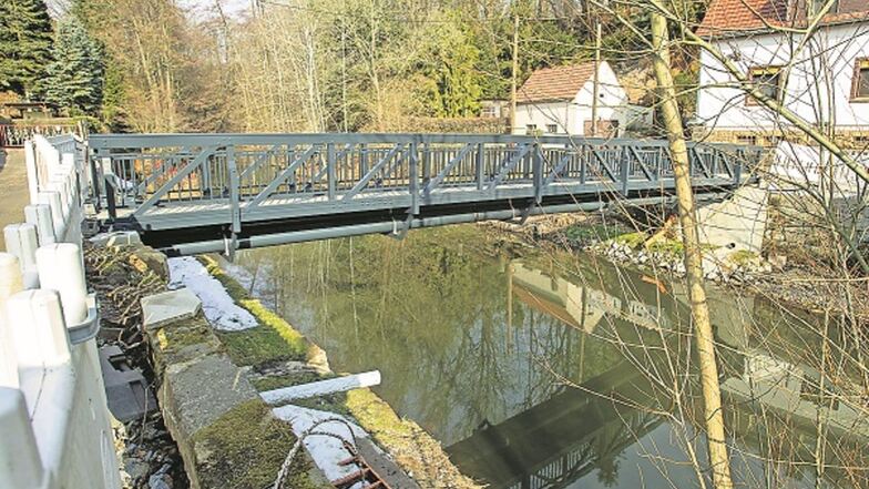 Die neue Brücke für Fußgänger in Lohmen.