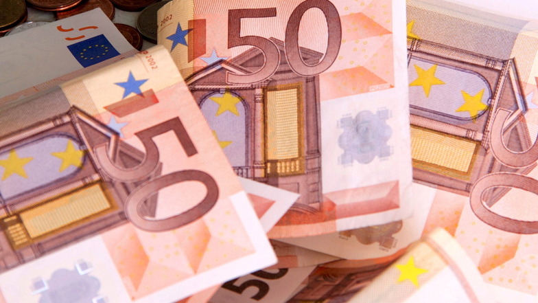Das verfügbare Einkommen in Sachsen ist 2020 pro Kopf um 451 Euro gestiegen.