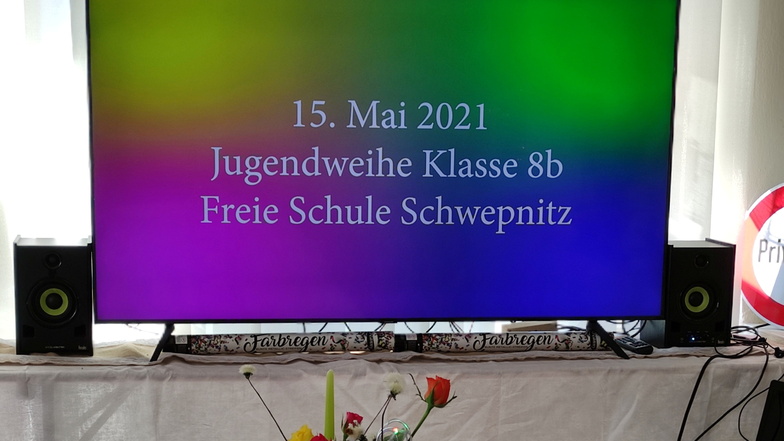 Die Schüler der Klasse 8 b der Freien Schule Schwepnitz feierten am Sonnabend ihre Jugendweihe - digital.