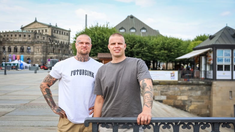 Tommi (l.) und David Klopotek haben zwei Jahre lang den Biergarten am Italienischen Dörfchen betrieben und die Veranstaltungsreihe "Frau Holle" etabliert. Doch nun müssen sie schließen.