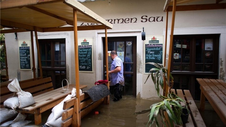 Nach der Jahrhundertflut 2002 ist die Gaststätte auch dem diesjährigen Hochwasser zum Opfer gefallen und überflutet.